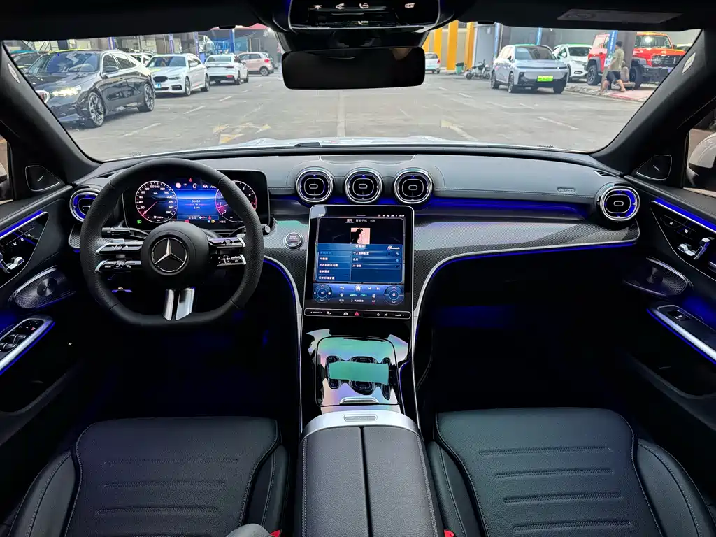 Mercedes-Benz C-Class — миниатюра 6
