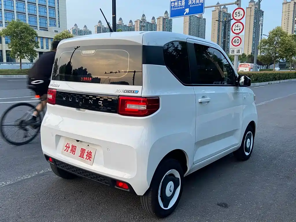 Wuling MINIEV — миниатюра 11