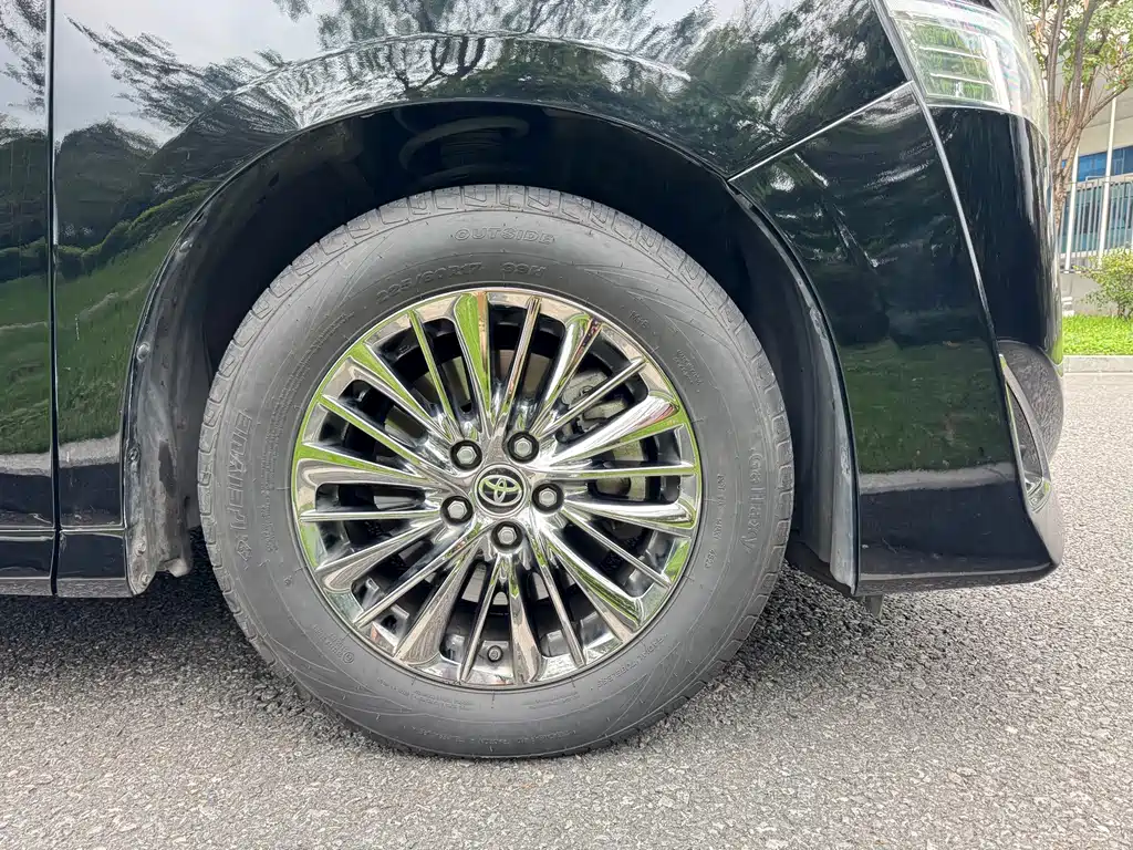 Toyota Vellfire — миниатюра 12