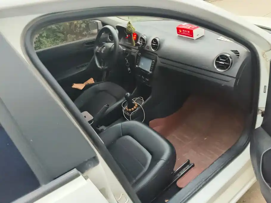Volkswagen Jetta — миниатюра 8