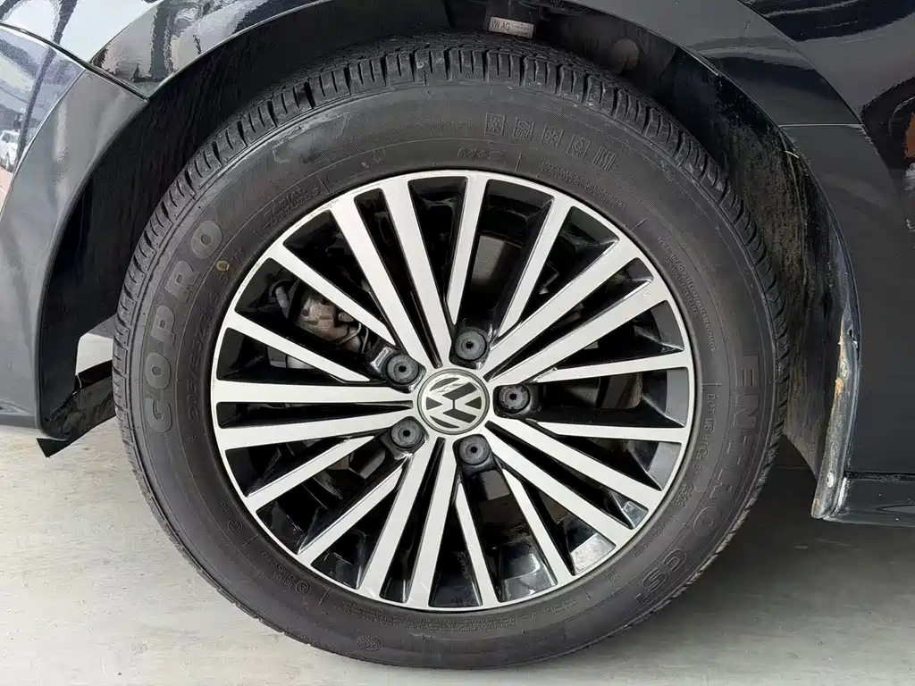 Volkswagen Sagitar 2017 230TSI AT Luxury