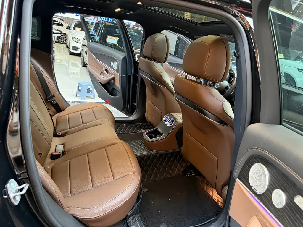 Mercedes-Benz E-Class — миниатюра 16