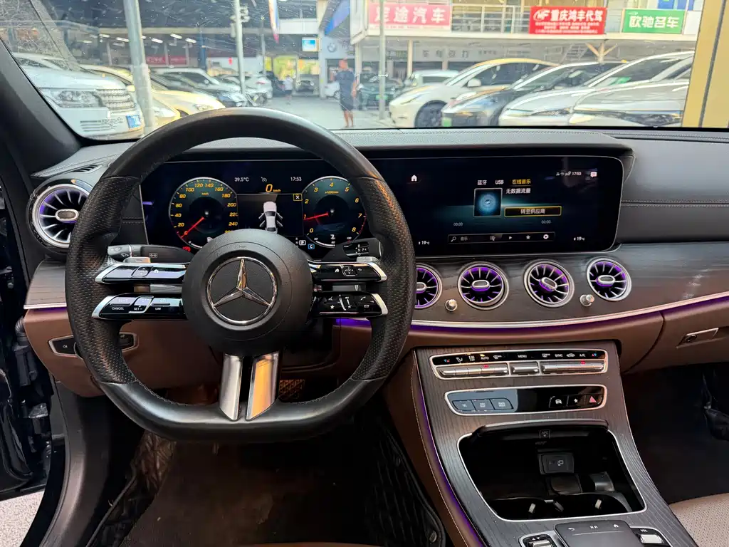 Mercedes-Benz E-Class — миниатюра 14