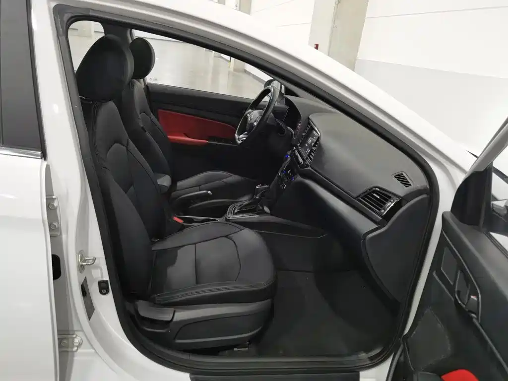 Hyundai Elantra — миниатюра 23