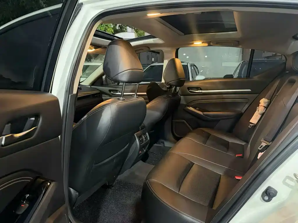 Nissan Teana — миниатюра 5