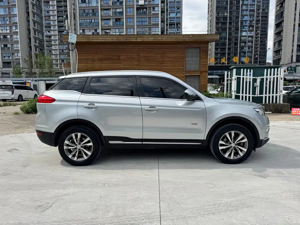 Geely Boyue — миниатюра 4