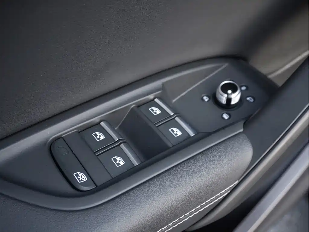 Audi Q5L — миниатюра 10