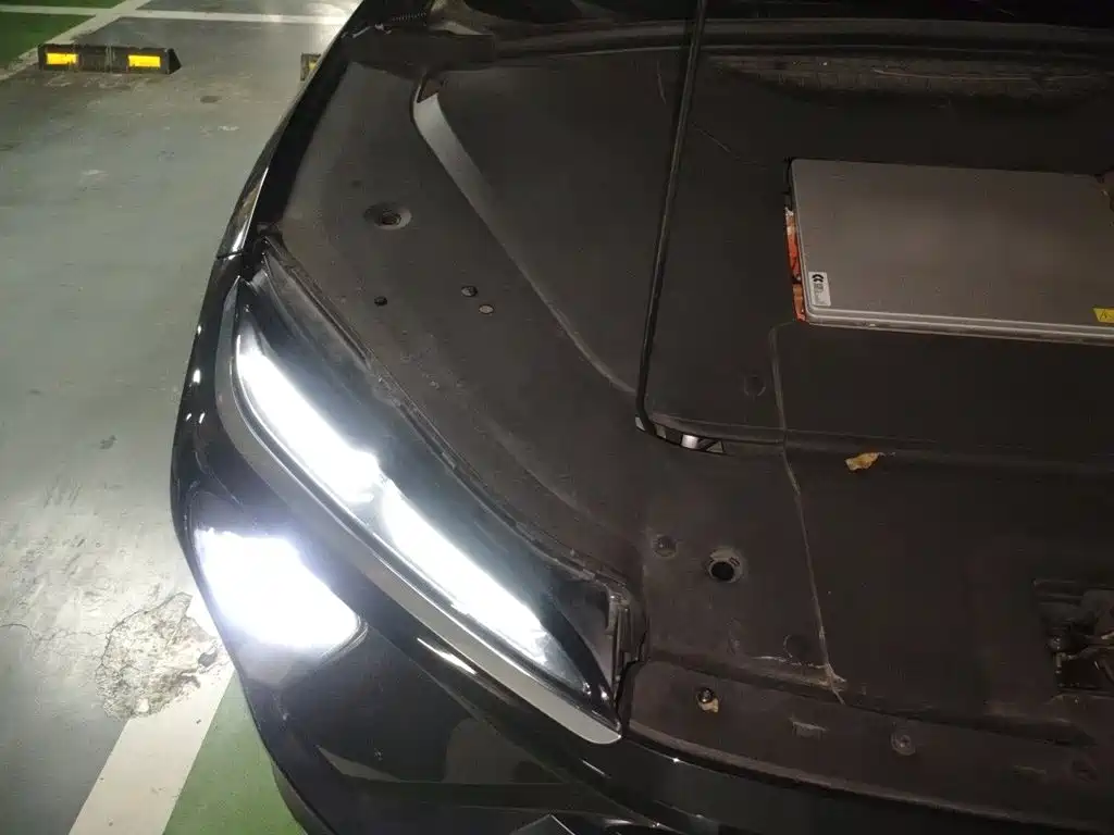 NIO EC6 — миниатюра 19