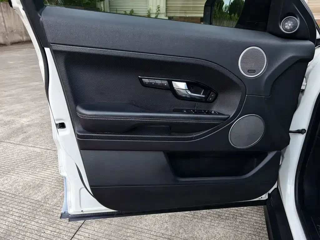 Land Rover Evoque (Import) — миниатюра 15