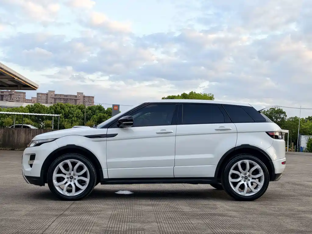 Land Rover Evoque (Import) — миниатюра 24