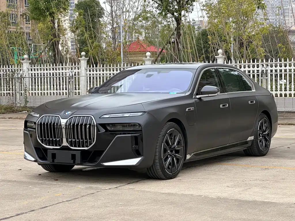BMW i7 2023