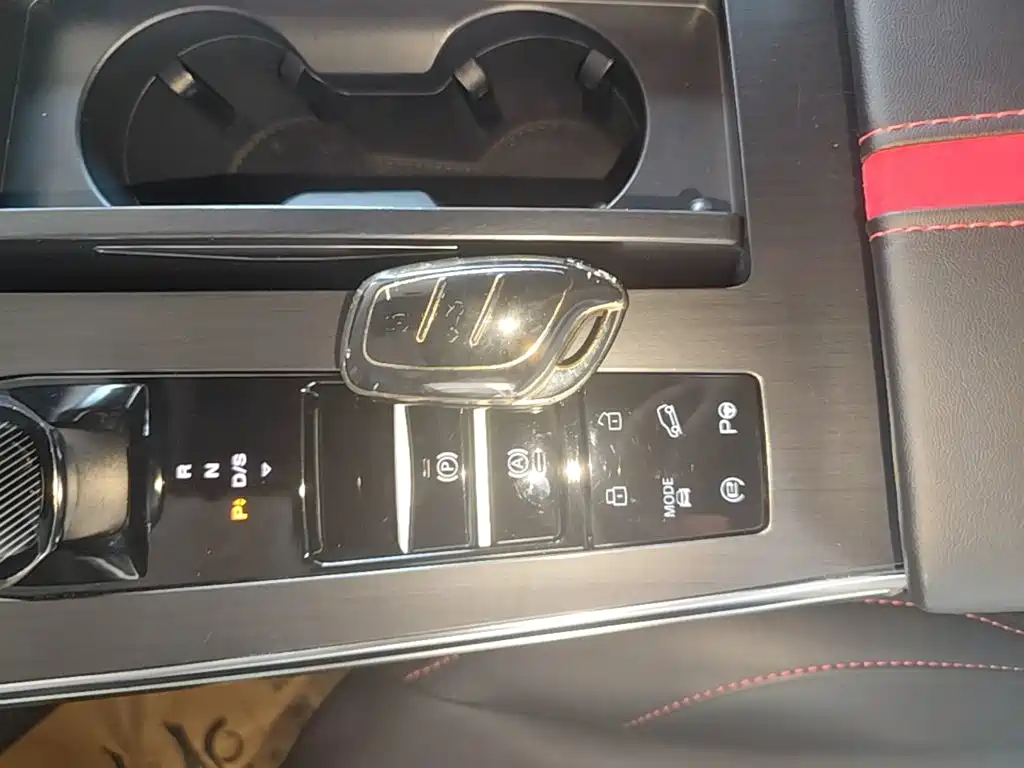 Roewe RX5 MAX — миниатюра 9