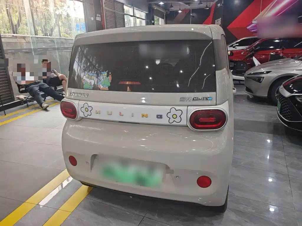 Wuling MINIEV — миниатюра 6