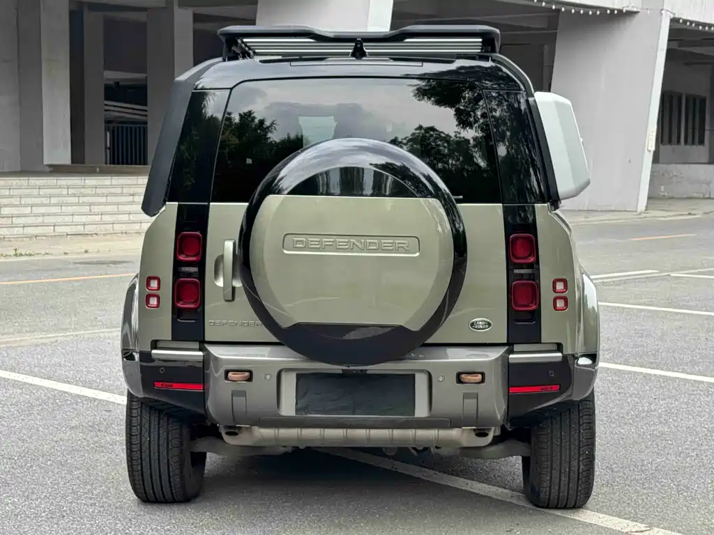 Land Rover Land Rover Defender 2023 90 2.0T P300 X-DYNAMIC HSE