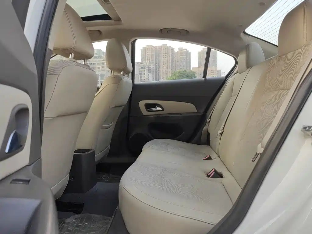 Chevrolet Cruze — миниатюра 10