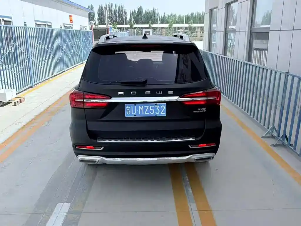 Roewe RX8 — миниатюра 5