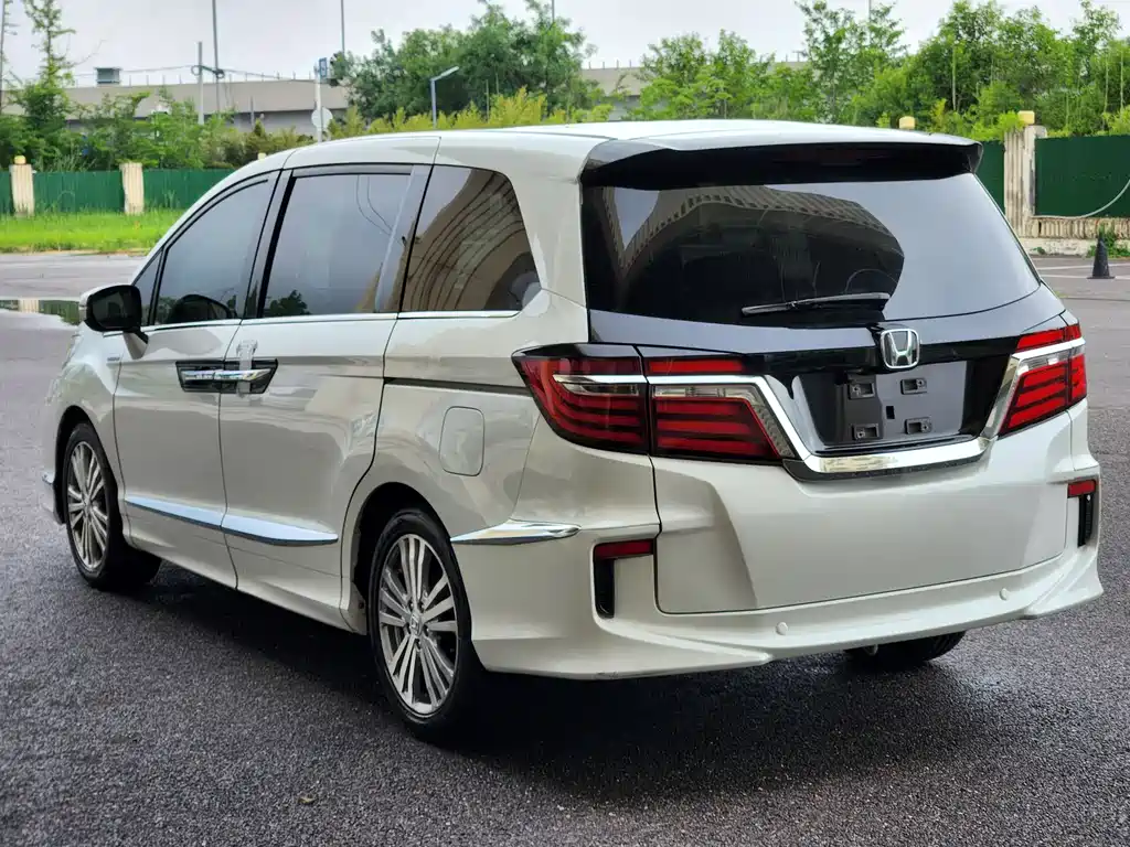Honda Elysion 2016 2.4L