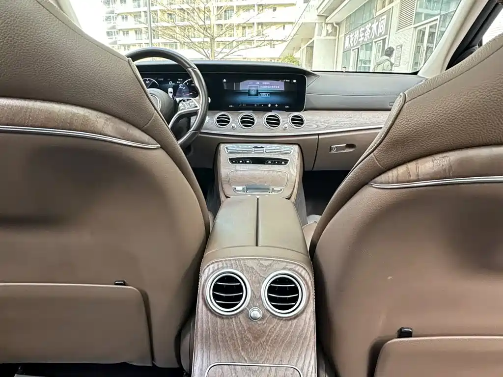 MERCEDES-BENZ E CLASS