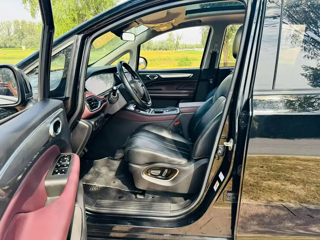 GAC Motor Trumpchi M6 — миниатюра 4