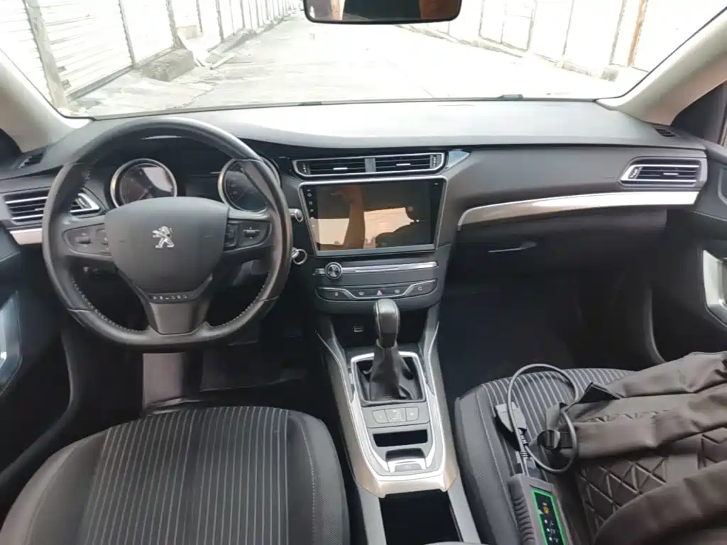 Peugeot 408 — миниатюра 10