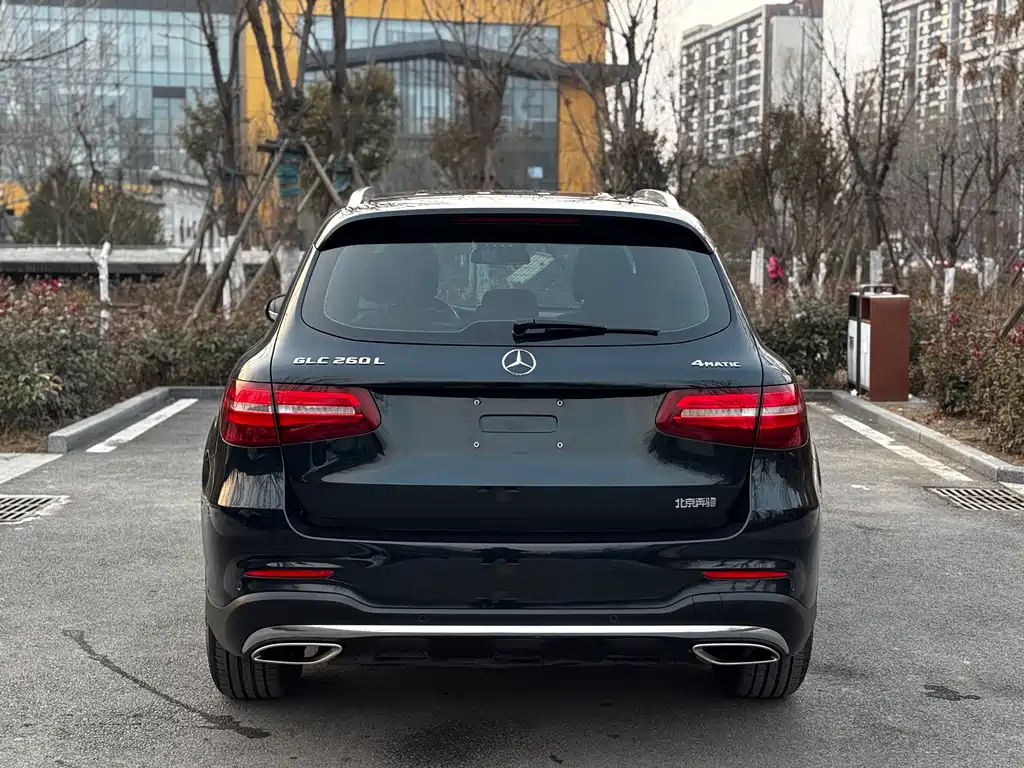 MERCEDES-BENZ GLC