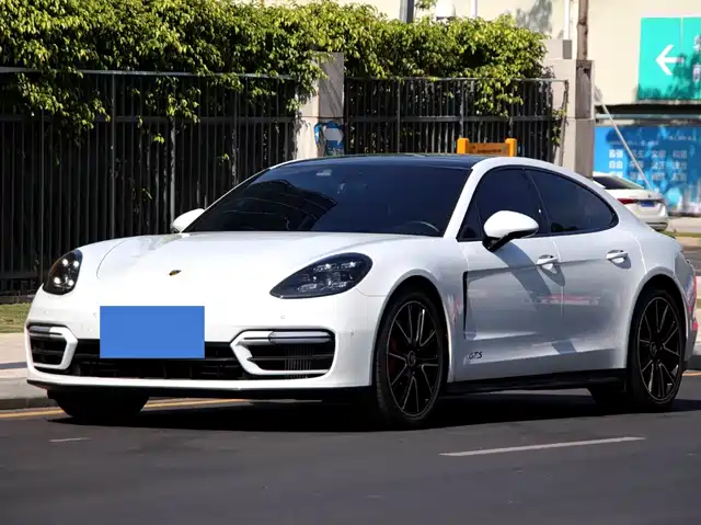 PORSCHE PANAMERA 2023