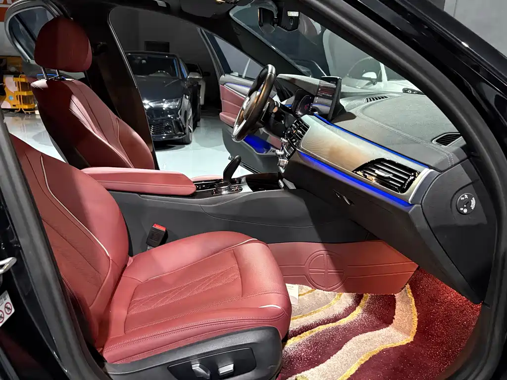 BMW 5 Series — миниатюра 8