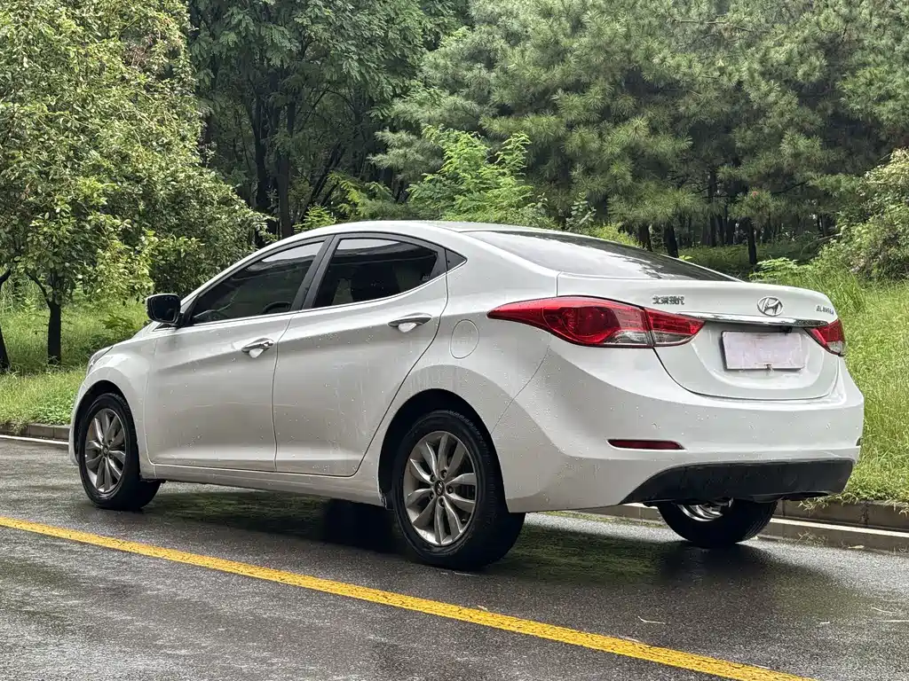 Hyundai Elantra Langdong — миниатюра 4