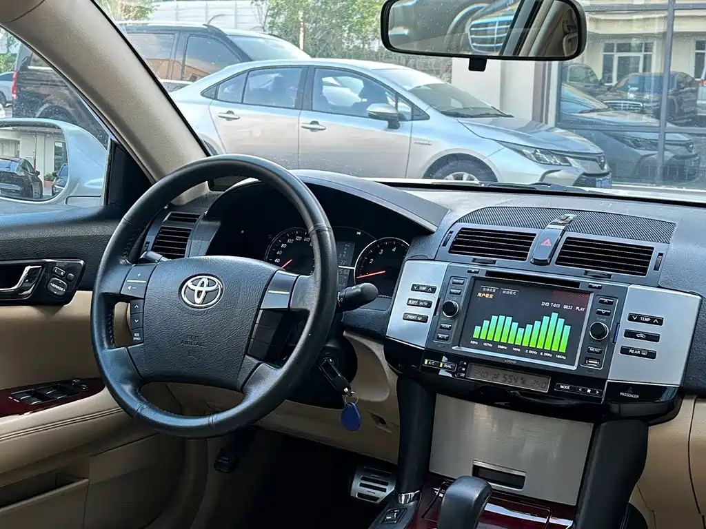 Toyota Reiz — миниатюра 7