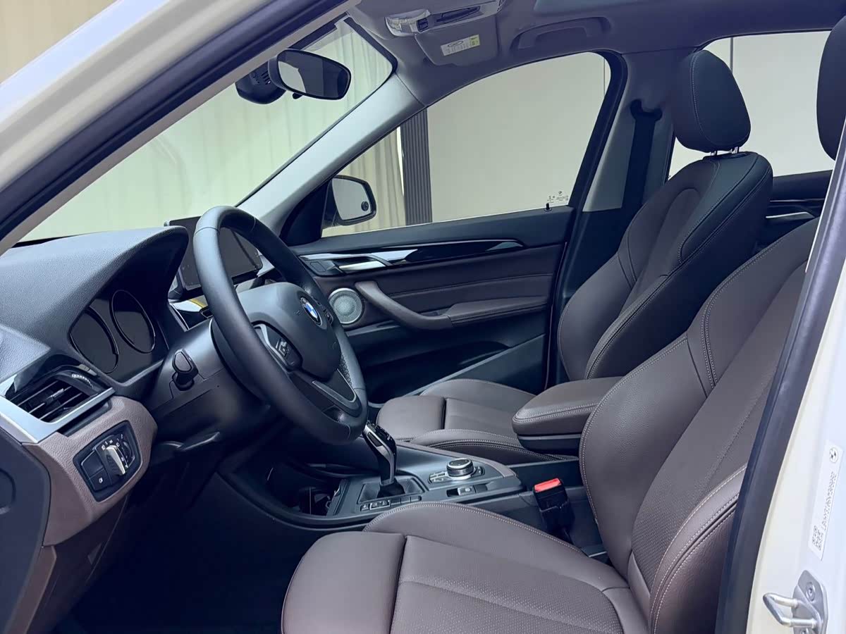 BMW X1 1.5 л 2022 г. Белый, пробег 35000 км