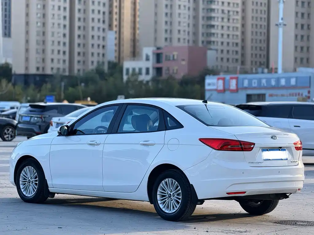 Ford Escort — миниатюра 7