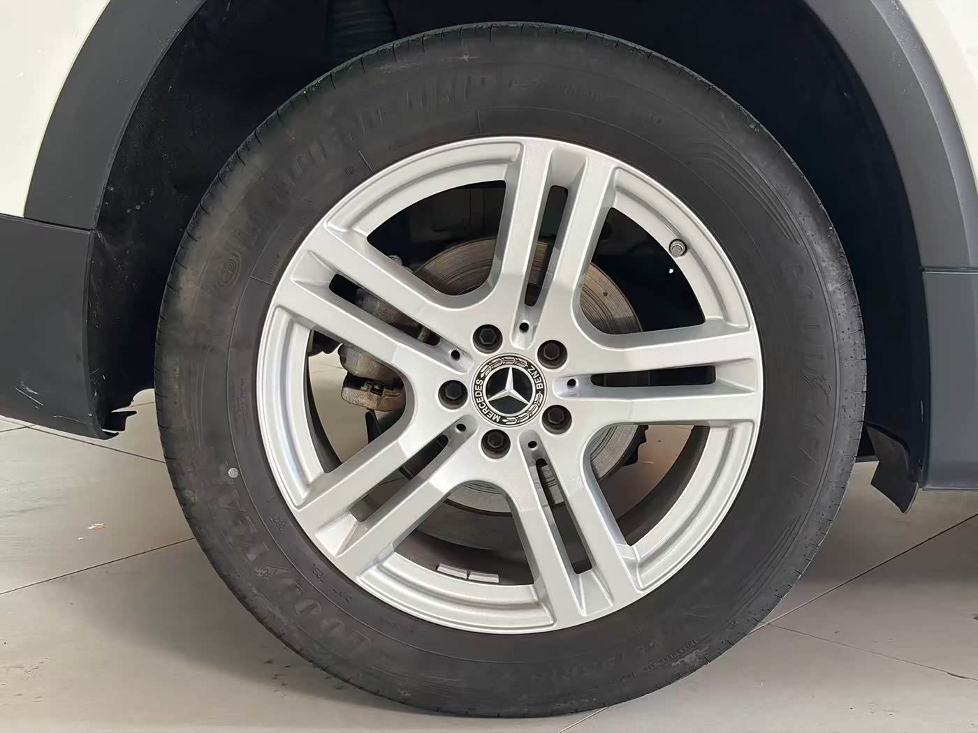 Mercedes-Benz GLB 1.3 л 2021 г. Белый, пробег 40000 км