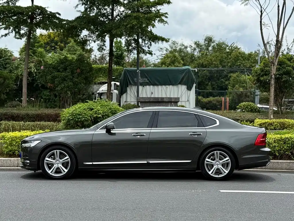 Volvo S90 — миниатюра 5