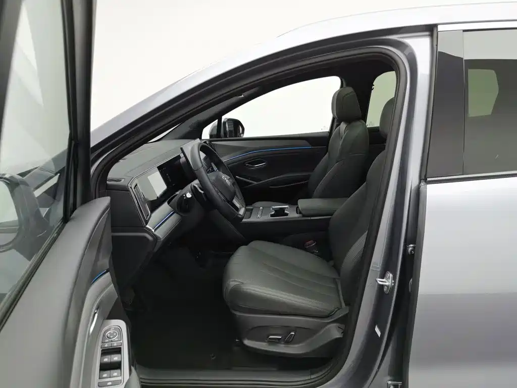 BYD L DM-i — миниатюра 10