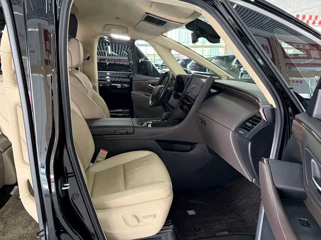 Toyota Vellfire — миниатюра 16