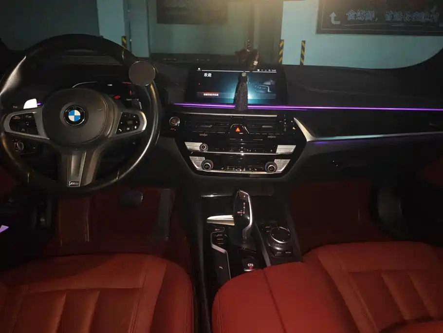 BMW 5 Series — миниатюра 12