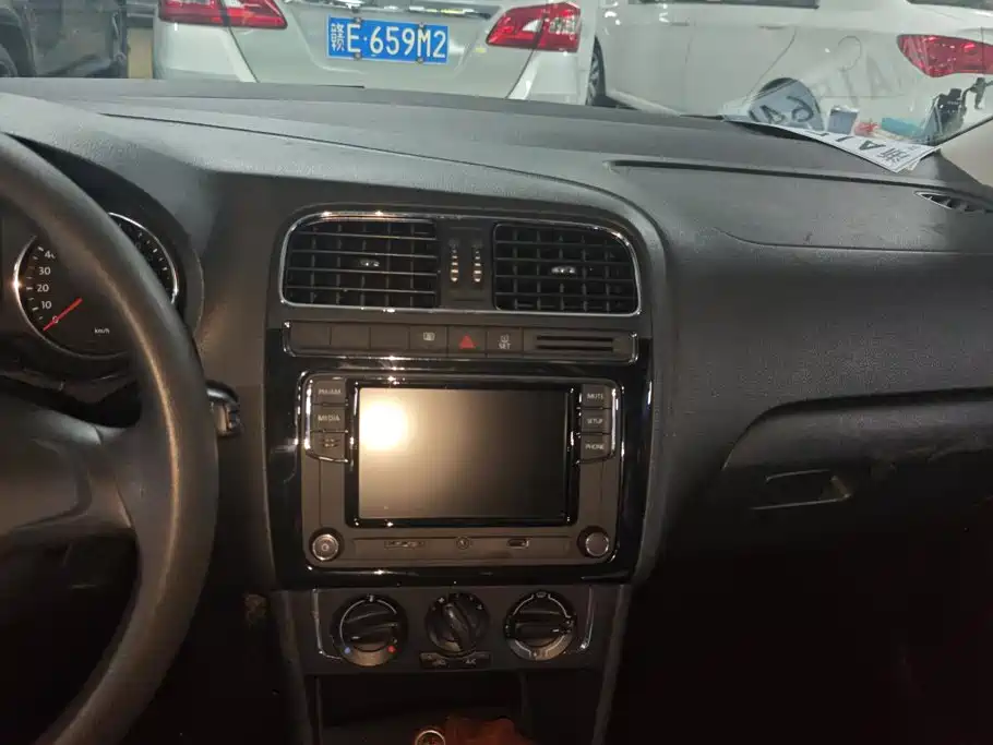 Volkswagen Polo — миниатюра 13