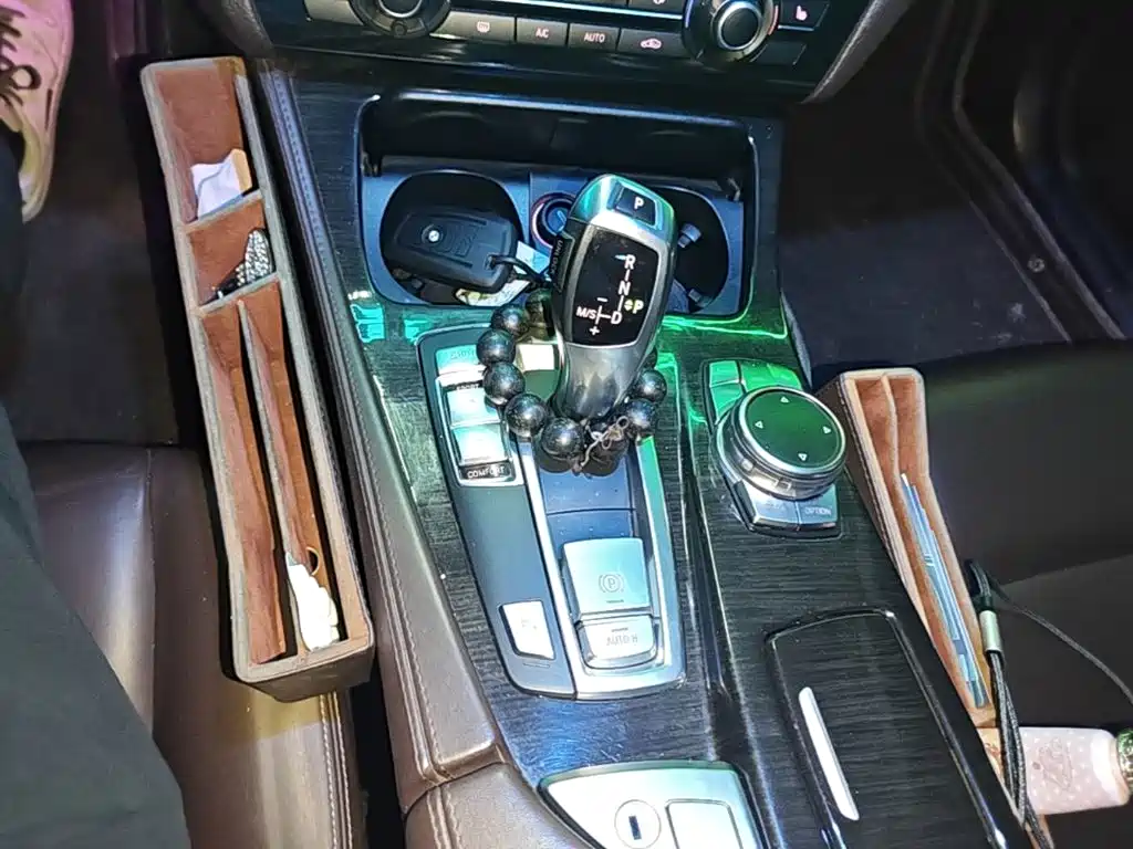 BMW 5 Series — миниатюра 14