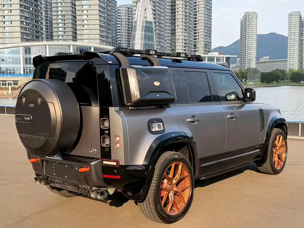 Land Rover Defender — миниатюра 7