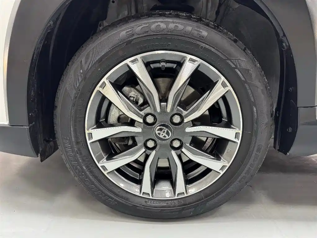 TOYOTA YARIS L ZHIXUAN