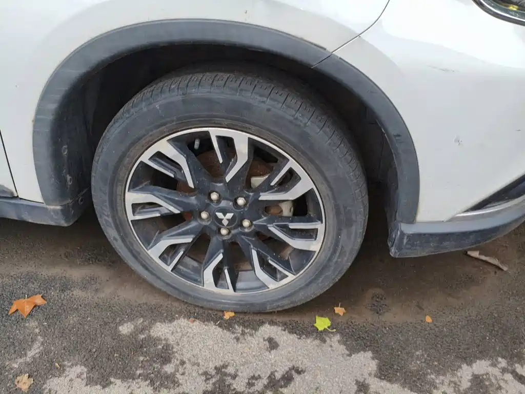 Mitsubishi Outlander — миниатюра 24