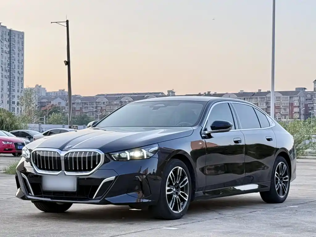 BMW 5 Series — миниатюра 2