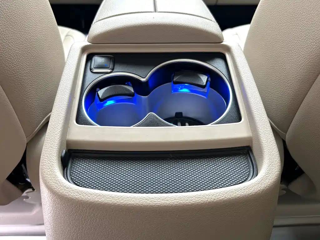 MERCEDES-BENZ V CLASS