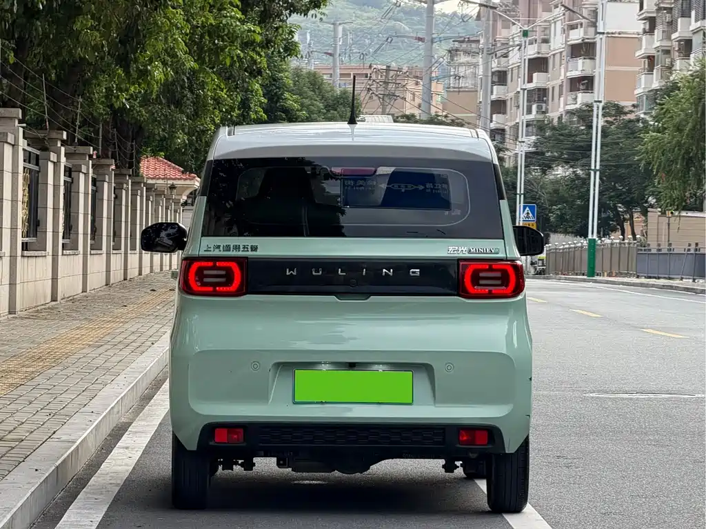 Wuling MINIEV — миниатюра 11