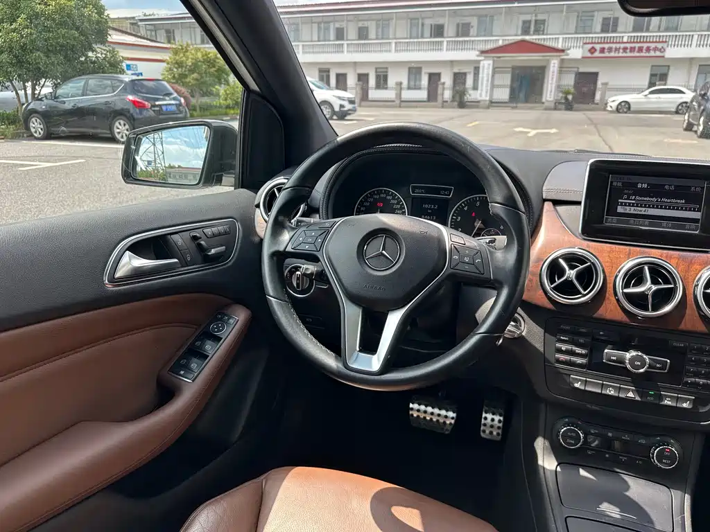 Mercedes-Benz B-Class — миниатюра 10