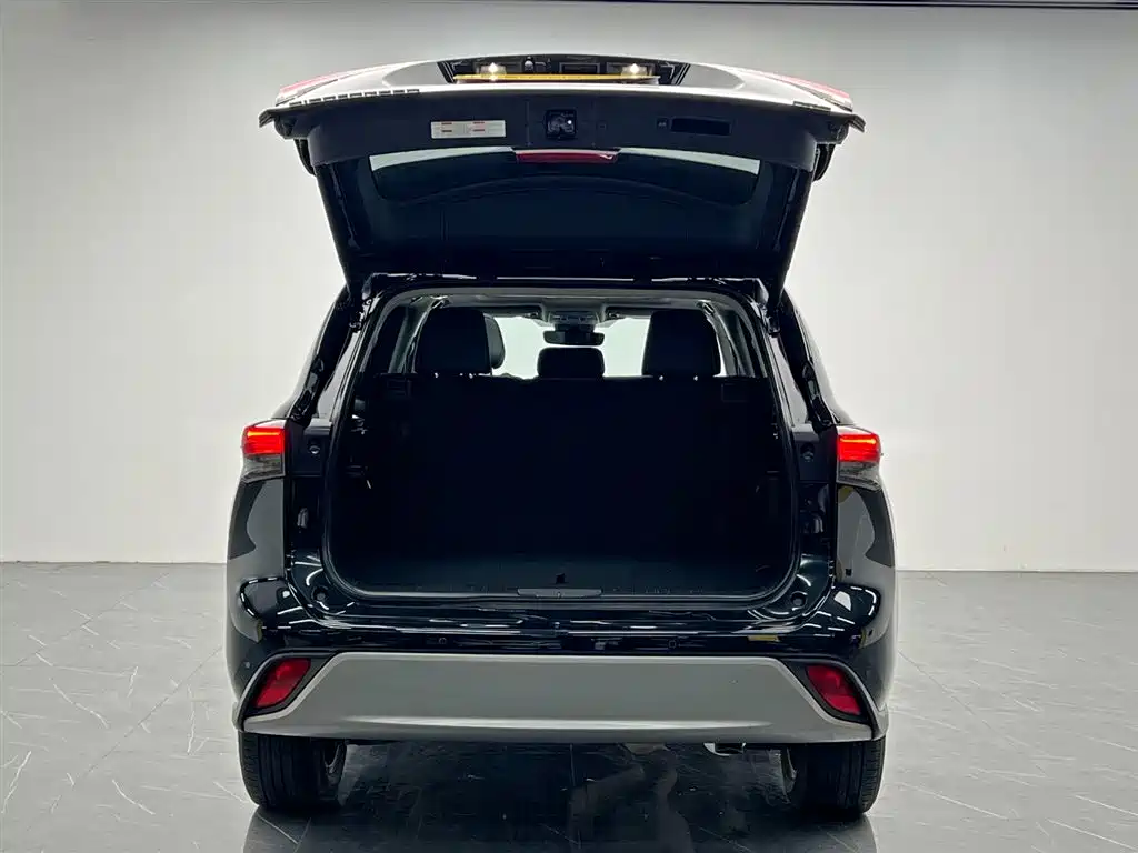 Toyota Highlander 2022 380T Luxury 7 мест