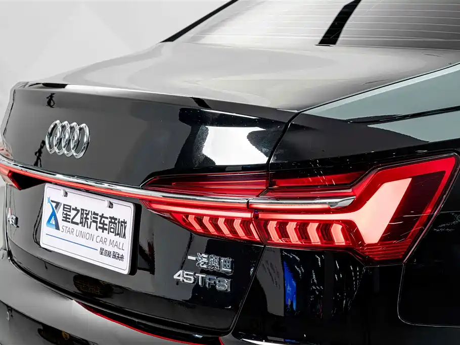 Audi A6L 2025 45 TFSI +