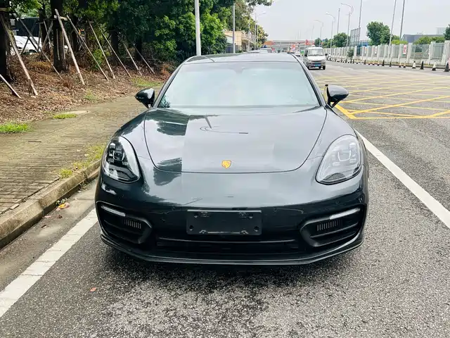 PORSCHE PANAMERA 2022