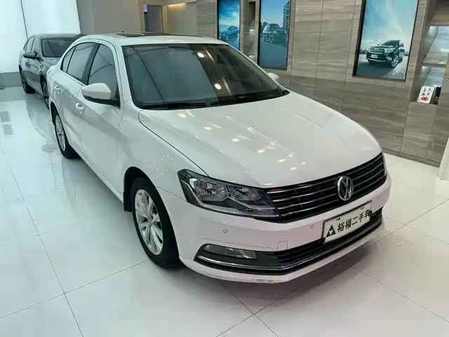 VOLKSWAGEN LAVIDA 2018