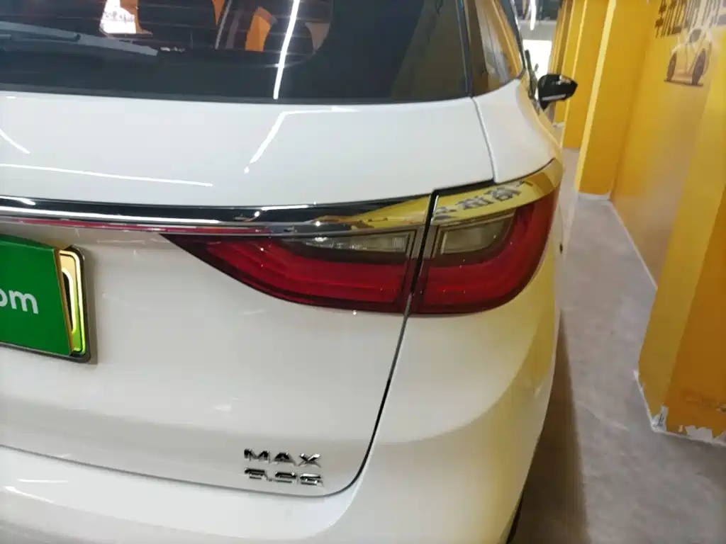 BYD MAX New Energy — миниатюра 8
